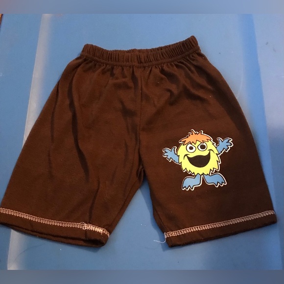 4 pair Bundle / Boys size 18 months shorts /brands in photos /all $8.00 - Picture 12 of 12